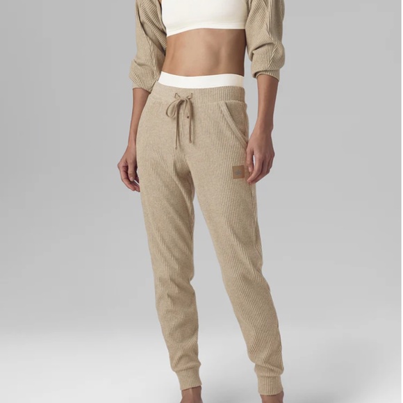 Alo Yoga Muse Sweatpant - Picture 1 of 6